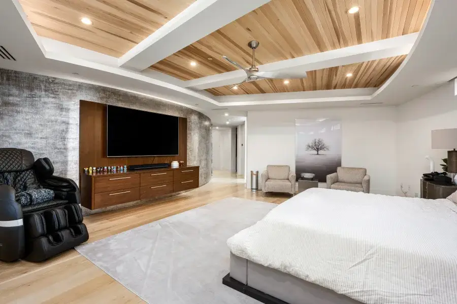 Private bedroom suite at Plugged In Recovery
