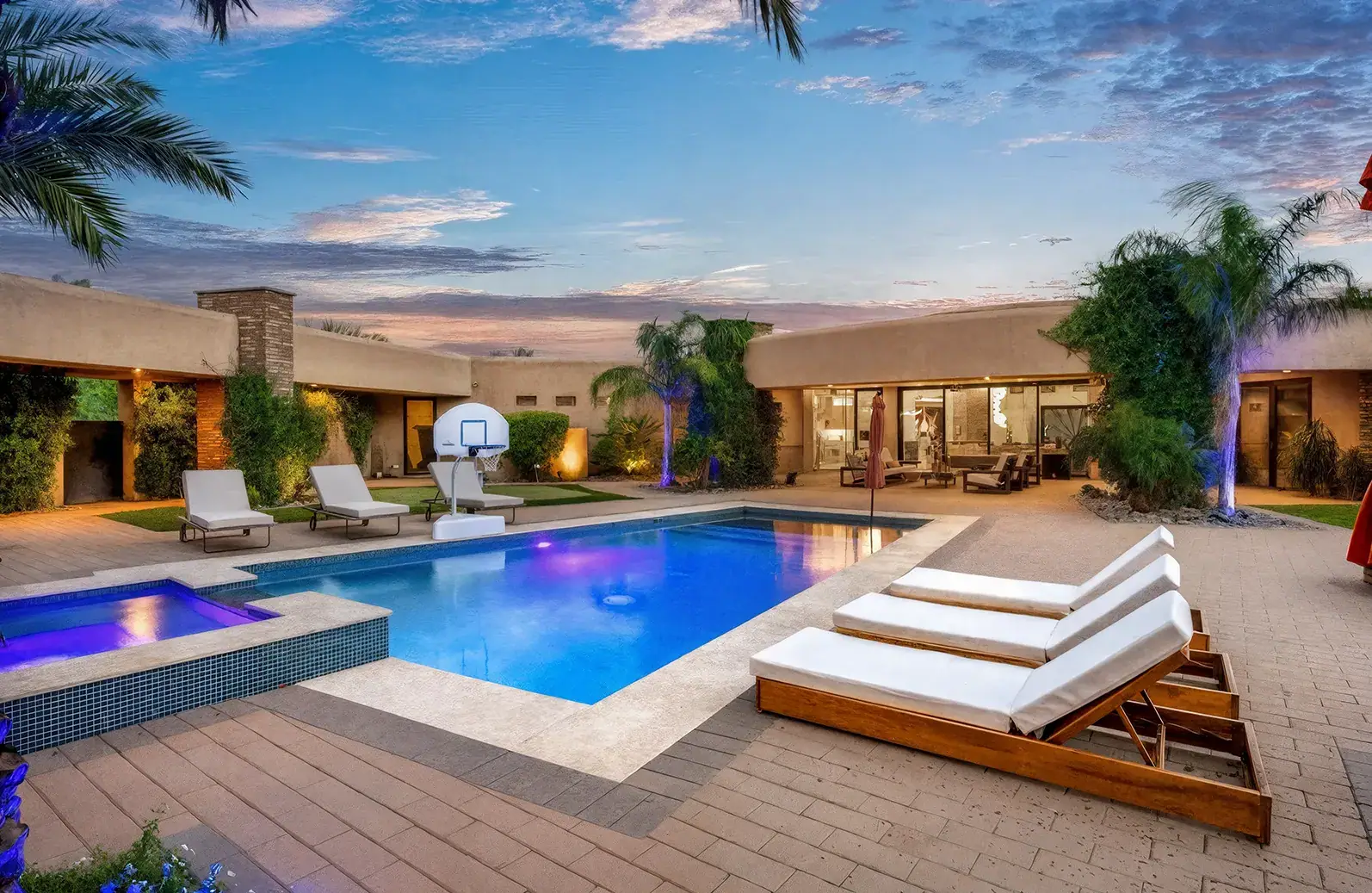 Backyard pool and patio at Plugged In Recovery